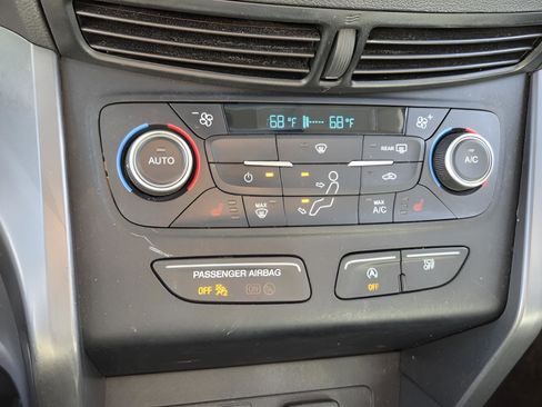 Used 2018 Ford Escape SE image 21