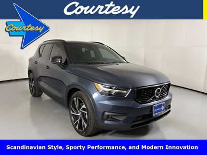 Used 2022 Volvo XC40 T5 R-Design w/ Advanced Package