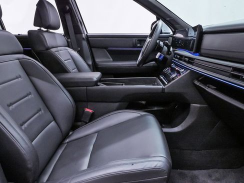 Used 2025 Hyundai Santa Fe Calligraphy image 16