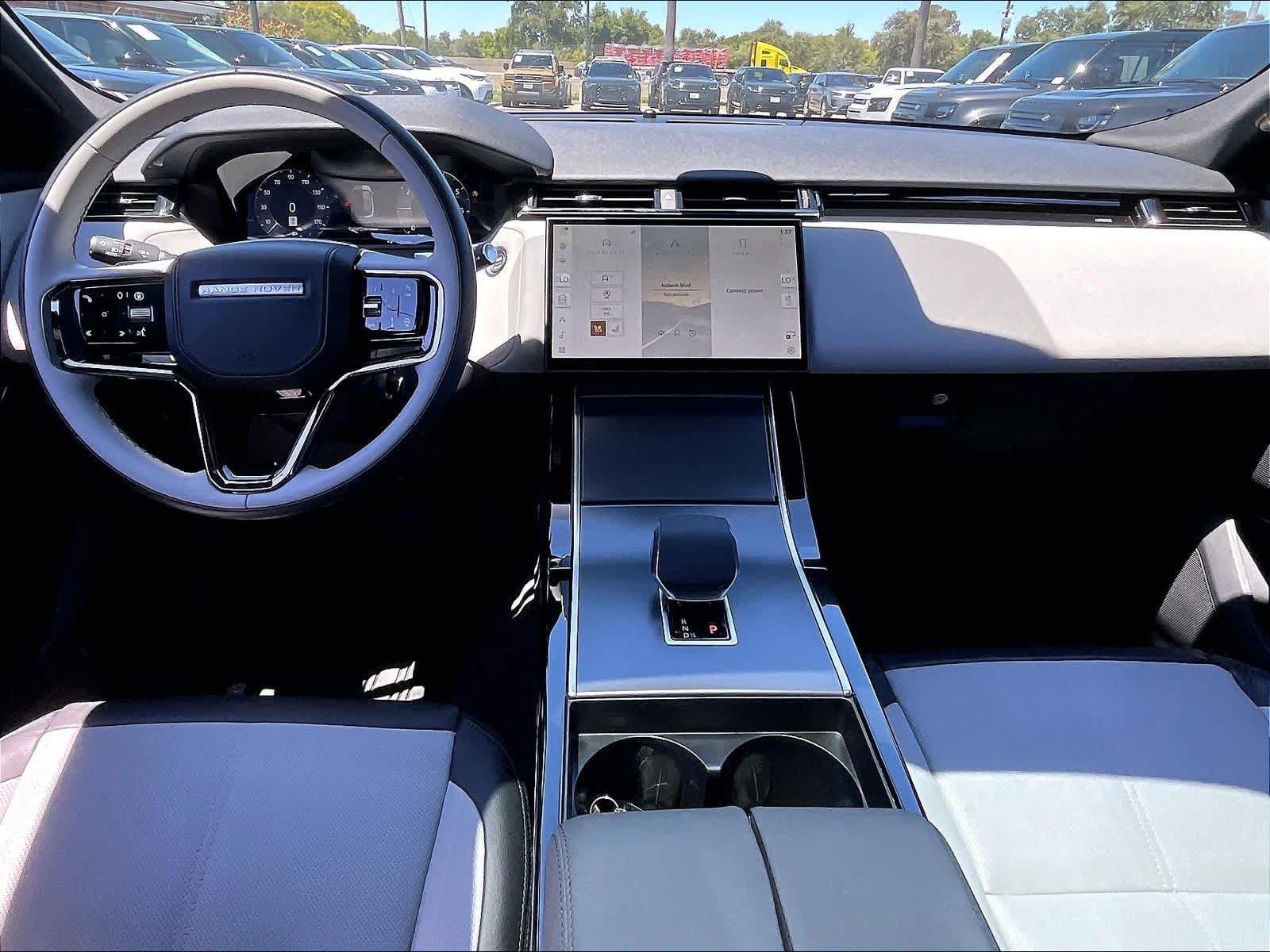 Used 2026 Land Rover Range Rover Velar S AWD/4WD image 18