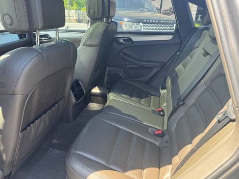 Used 2016 Porsche Macan Turbo w/ Premium Package Plus AWD/4WD image 15