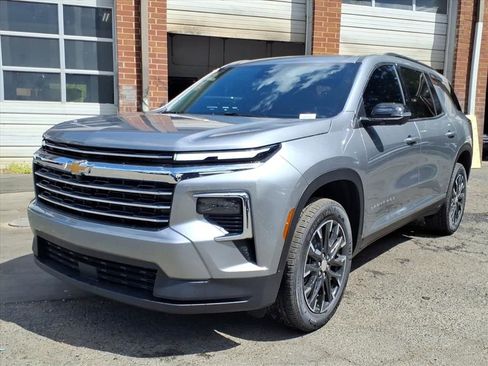 New 2026 Chevrolet Traverse LT w/ Driver Confidence Package FWD image 30