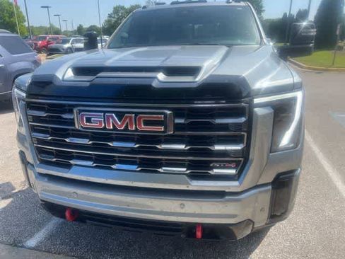 Used 2025 GMC Sierra 2500 AT4 w/ AT4 Premium Plus Package image 13