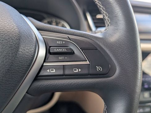 Used 2020 INFINITI QX50 Luxe w/ Navigation Package FWD image 18