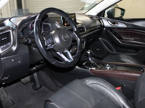 Used 2018 MAZDA MAZDA3 Grand Touring FWD image 23