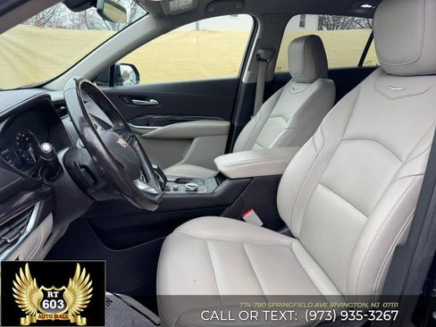 Used 2019 Cadillac XT4 Luxury w/ Cold Weather Package image 12