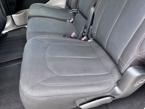 Used 2018 Chrysler Pacifica Touring Plus w/ Tire & Wheel Group FWD image 16