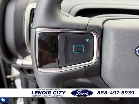 Used 2025 Ford Expedition Active RWD image 18