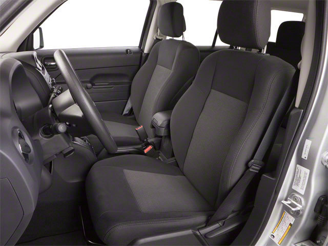 Used 2013 Jeep Patriot Latitude w/ Sun/Sound Group FWD image 11