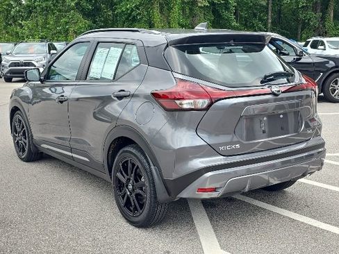 Used 2024 Nissan Kicks SR w/ SR Premium Package FWD image 3