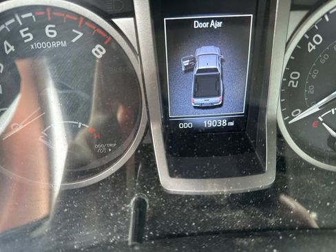 Used 2020 Toyota Tacoma image 6