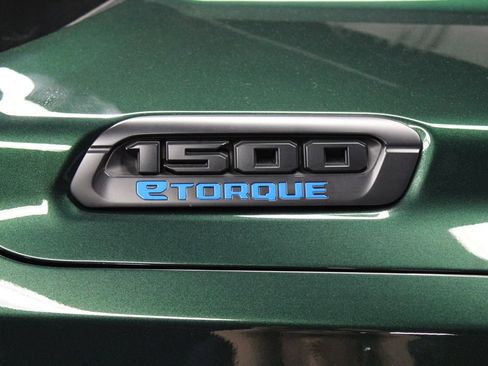 New 2026 RAM 1500 4x4 Crew Cab image 40