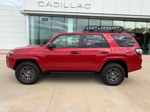 Used 2020 Toyota 4Runner Venture w/ Moonroof Package AWD/4WD image 2