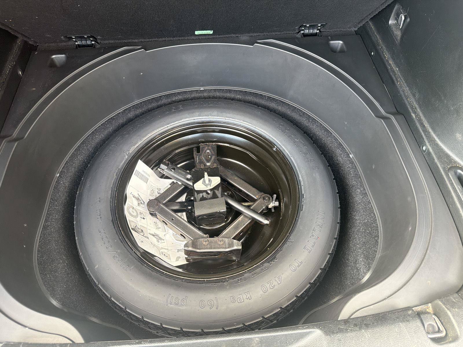 Used 2018 Jeep Cherokee Limited AWD/4WD image 24