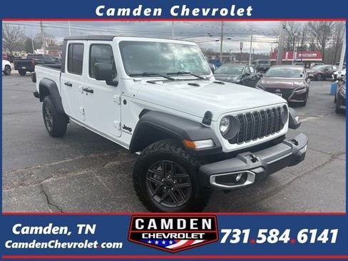 Used 2025 Jeep Gladiator Sport AWD/4WD image 1