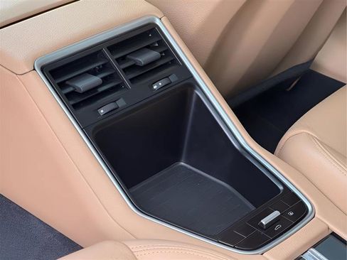 Used 2018 Porsche Panamera 4 image 22