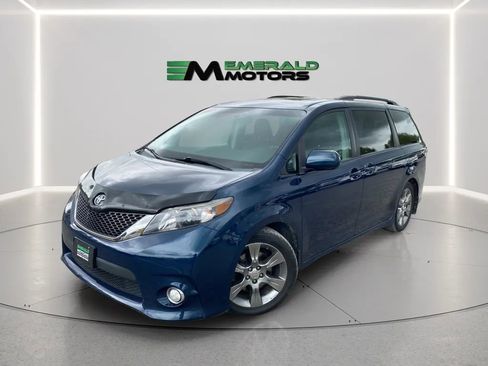 Used 2012 Toyota Sienna SE FWD image 1