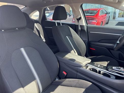 Used 2022 Hyundai Sonata SE w/ Preferred Accessory Package FWD image 13