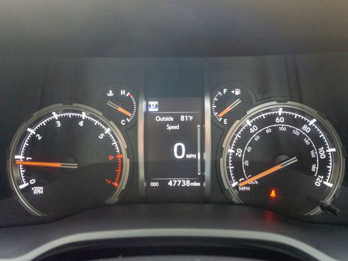 Used 2021 Toyota 4Runner Venture w/ Moonroof Package image 21