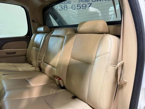 Used 2011 Chevrolet Avalanche LTZ image 21