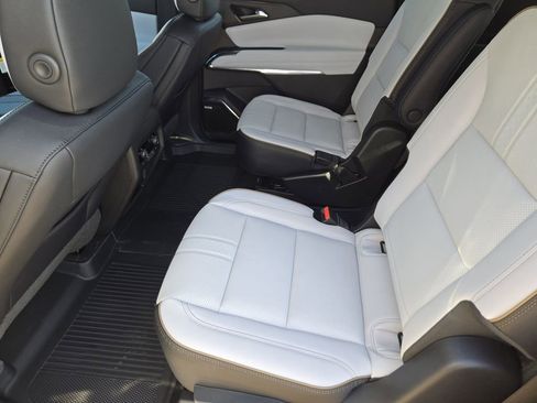 New 2026 Chevrolet Traverse High Country FWD image 15