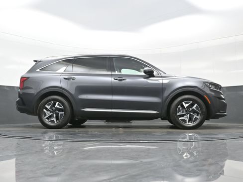 Used 2021 Kia Sorento S image 34