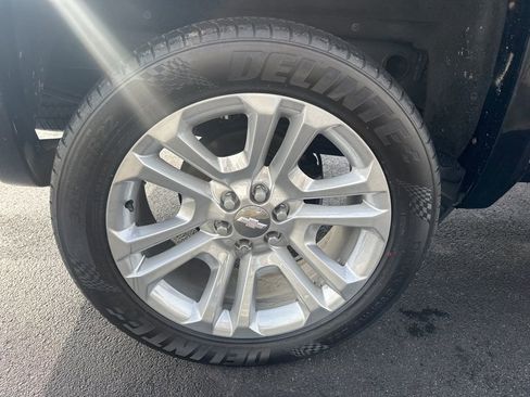 Used 2018 Chevrolet Silverado 1500 LT w/ All Star Edition image 6