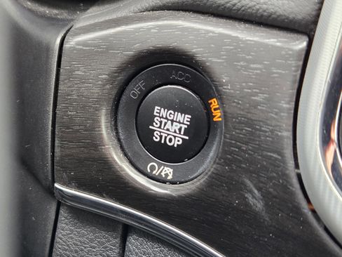 Used 2018 Jeep Grand Cherokee Limited image 21