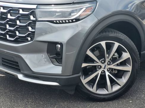 Used 2025 Ford Explorer Platinum w/ Ultimate Package AWD/4WD image 18