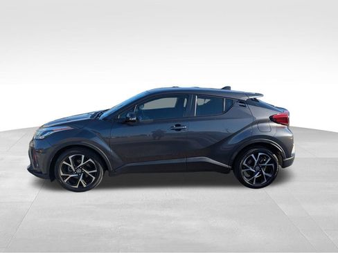 Used 2022 Toyota C-HR XLE image 5