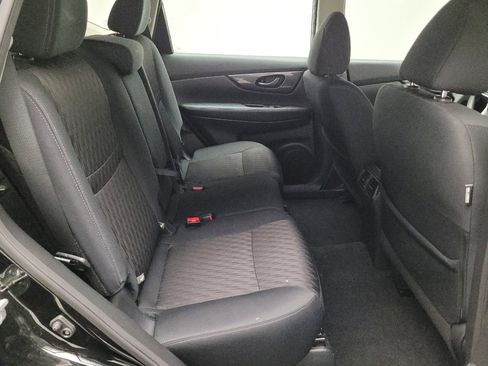 Used 2020 Nissan Rogue S image 19