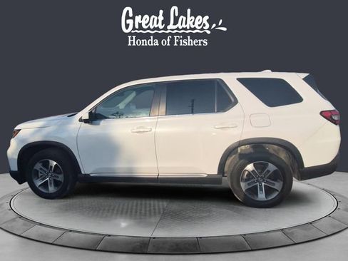 Used 2025 Honda Pilot EX-L image 2