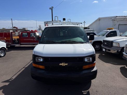 Used 2016 Chevrolet Express 2500 RWD image 4