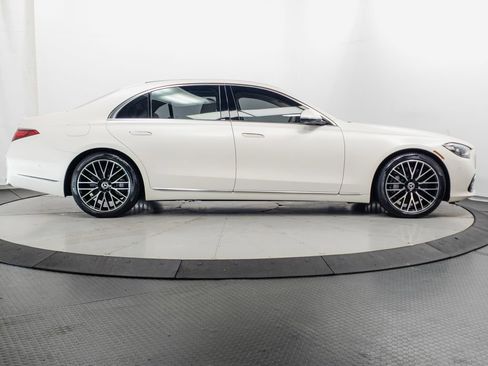 Used 2023 Mercedes-Benz S 580 4MATIC Sedan image 38