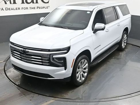 New 2026 Chevrolet Suburban Premier image 24