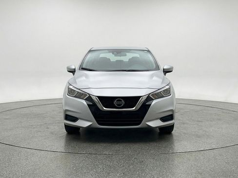 Used 2025 Nissan Versa SV FWD image 2