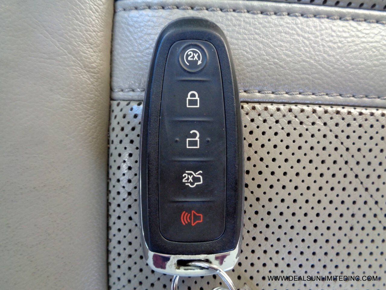 Used 2015 Lincoln MKX AWD w/ Equipment Group 102A image 27