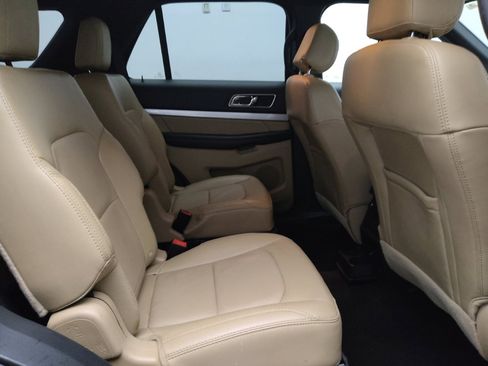 Used 2017 Ford Explorer XLT w/ Equipment Group 202A image 19