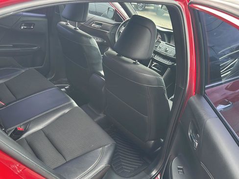 Used 2017 Honda Accord Sport image 21