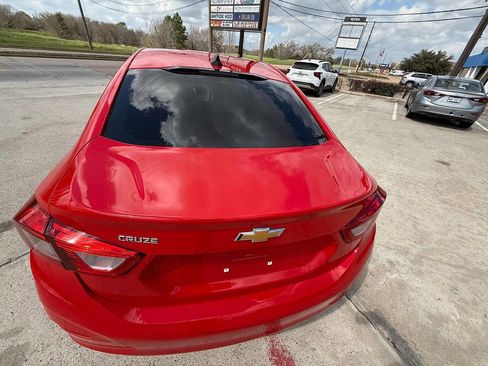 Used 2018 Chevrolet Cruze LS image 24