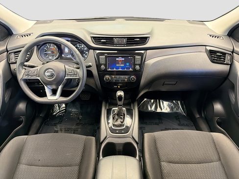 Used 2020 Nissan Rogue Sport S image 11