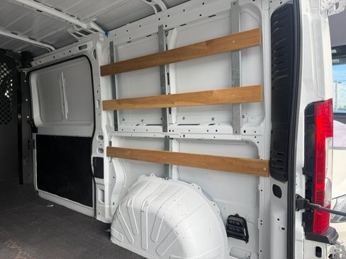 Used 2025 RAM ProMaster 2500 w/ U-Haul Equipment Group FWD image 26