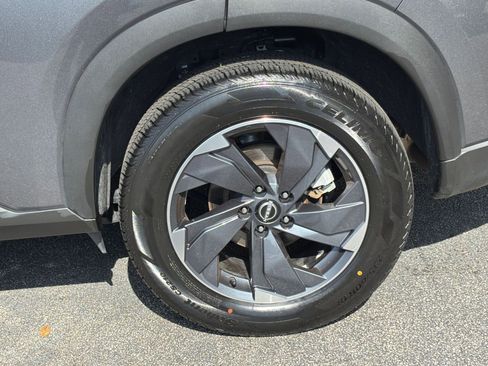 Used 2025 Nissan Rogue SV FWD image 33