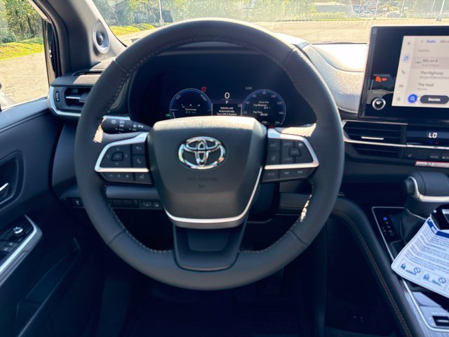 New 2026 Toyota Sienna XLE Woodland Edition AWD/4WD image 21