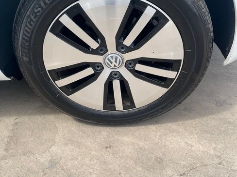 Used 2016 Volkswagen e-Golf SE FWD image 22