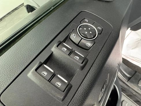 Used 2019 Ford F150 Lariat w/ Equipment Group 502A Luxury AWD/4WD image 39