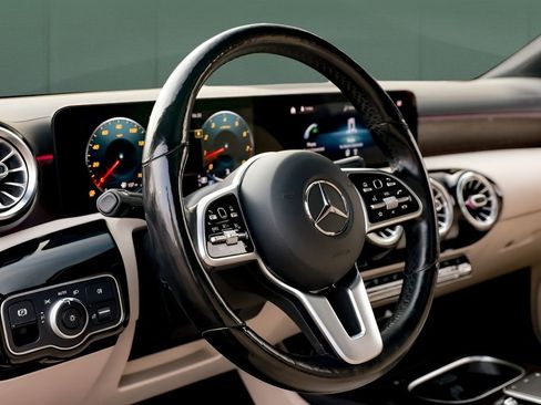 Used 2021 Mercedes-Benz CLA 250 4MATIC image 23