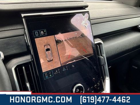 Used 2025 GMC Acadia Elevation image 14