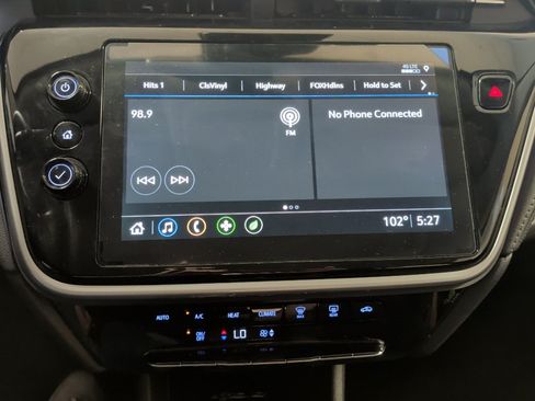 Used 2023 Chevrolet Bolt EUV LT w/ Driver Confidence Package FWD image 11
