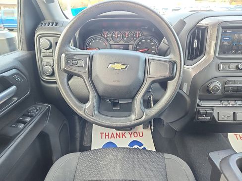 Used 2023 Chevrolet Silverado 2500 Custom w/ Custom Convenience Package image 10